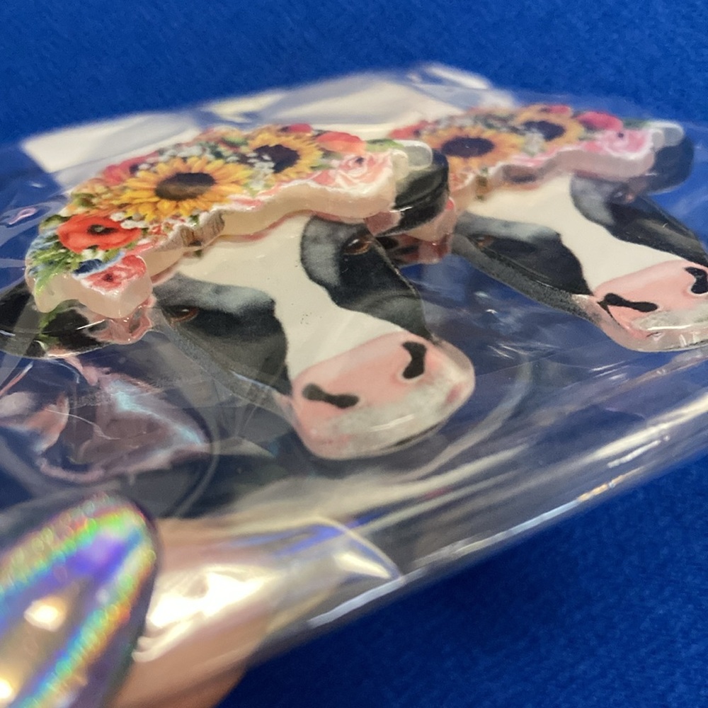 NWT flower power cow earrings - Picture 6 of 6